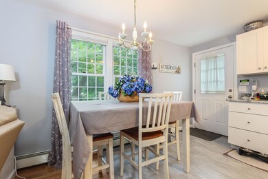 006-photo-dining-room-6354924