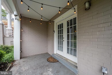 4121 S Four Mile Run Dr unit 204, Arlington, VA 22204 - photo 2