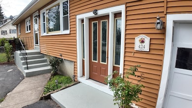 424 Lake Ave, Worcester, MA 01604 - photo 3