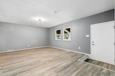 1280 Thurell Rd, Columbus, OH 43229 - photo 3