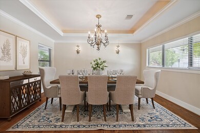 Virtual staged dining room