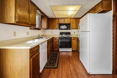 Kitchen_2.jpg