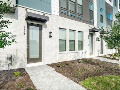 2050 Packing District Way, Orlando, FL 32804 - photo 2