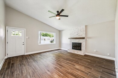 16810 Hibiscus Ln, Friendswood, TX 77546 - photo 4