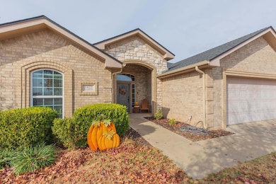 1427 N Wells St, Pampa, TX 79065 - photo 2