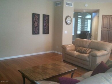 Family Room 02