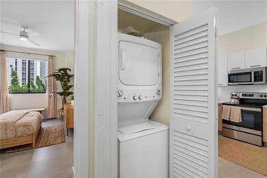 16395 Biscayne Blvd unit TH 6, North Miami Beach, FL 33160 - photo 6