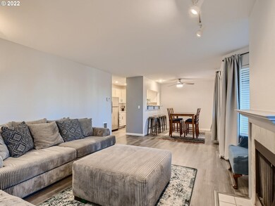 20110 Larkspur Ln unit 70, West Linn, OR 97068 - photo 2