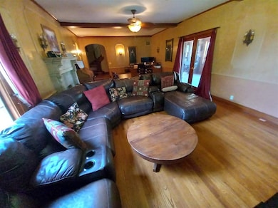 900 N Burford Ave, Watonga, OK 73772 - photo 7