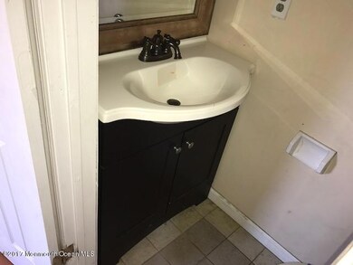 352-684354 bathroom 1