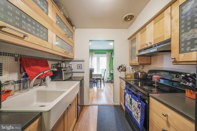 9315 Bathgate Ct, Montgomery Village, MD 20886 - photo 5