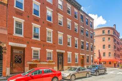 72 N Margin St unit 3, Boston, MA 02113 - photo 2