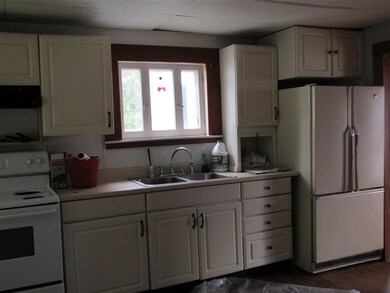 143 Clark St, Berlin, NH 03570 - photo 4