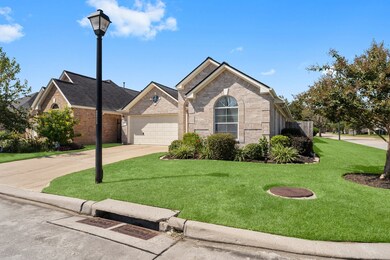 15823 Cottage Ivy Cir, Tomball, TX 77377 - photo 4