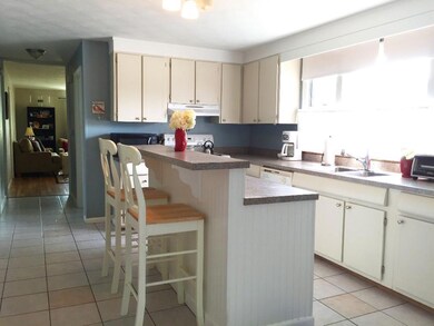 Center Island Breakfast Bar with New...