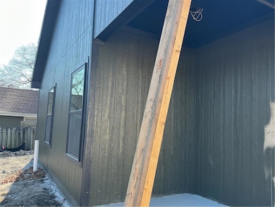 707 N Sycamore St, Ottawa, KS 66067 - photo 4