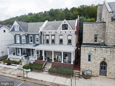 125 E 3rd St, Lewistown, PA 17044 - photo 2