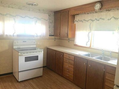 40 Clayton St, Middletown, RI 02842 - photo 6