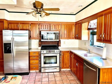 1068 Goucher St, Johnstown, PA 15905 - photo 7