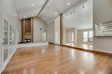 2209 Hollyhill Ln, Denton, TX 76205 - photo 4