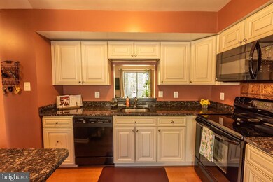11526 Summer Oak Dr, Germantown, MD 20874 - photo 5