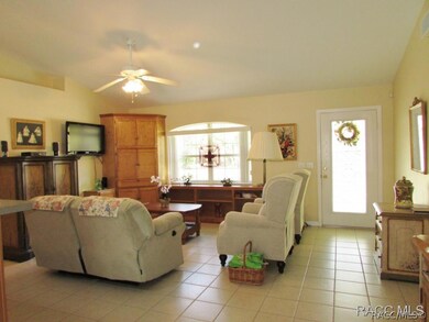 1107 E Rockefeller Ln