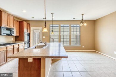 9202 Alvyn Lake Cir, Bristow, VA 20136 - photo 7