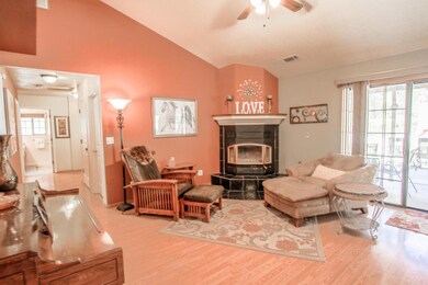 3 Living Room (2)