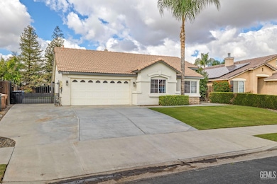 5903 Pendleton Falls Dr, Bakersfield, CA 93312 - photo 2