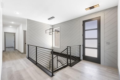 104 Niblick Ct Entryway