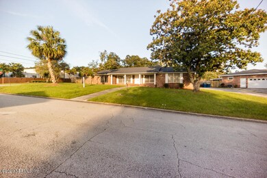 1079 Parkridge Cir W, Jacksonville, FL 32211 - photo 2