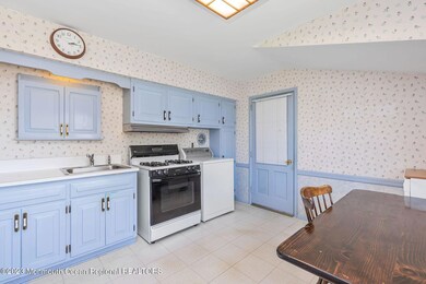 1626 Union Ave, Hazlet, NJ 07730 - photo 5