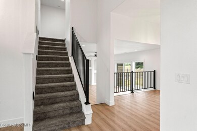 27-web-or-mls-SkyLight - Robert-37