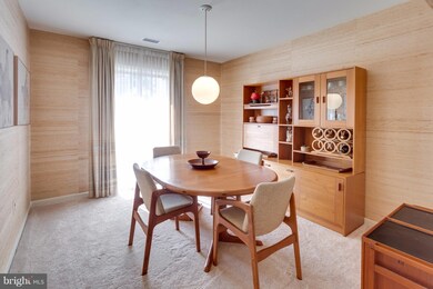 9521 Barcellona Ct, Fairfax, VA 22031 - photo 6