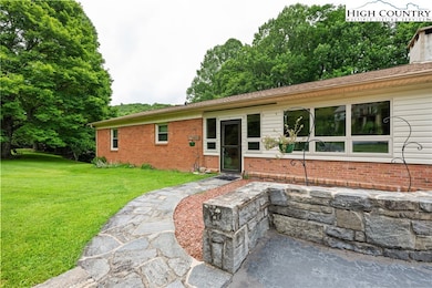 711 Possum Hollow Rd, Blowing Rock, NC 28605 - photo 5