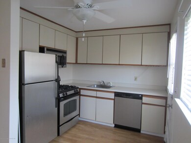 14 Laurel Place unit 14 A, Eatontown, NJ 07724 - photo 2