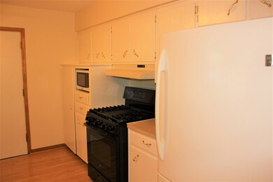 4211 Rownd St, Cedar Falls, IA 50613 - photo 3