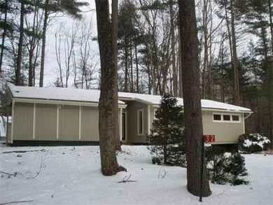 32 Hickory Ln, Amherst, MA 01002 - photo 2