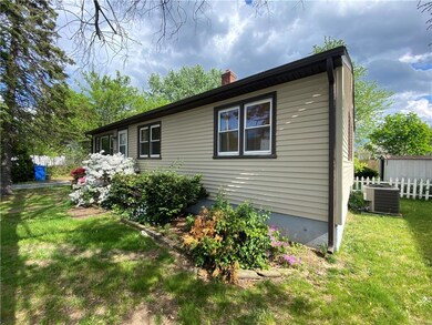 136 Pomham St, Cranston, RI 02910 - photo 3