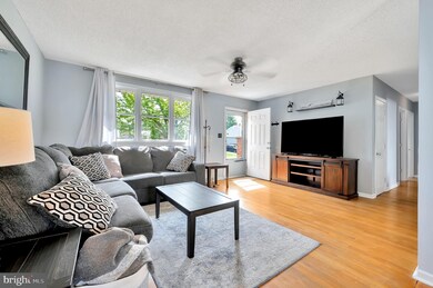 737 W 12th St, New Castle, DE 19720 - photo 4