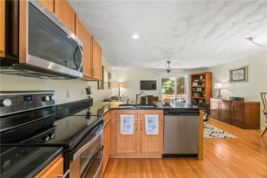 450 Providence St unit 15, West Warwick, RI 02893 - photo 5