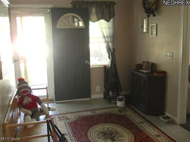 1547 Adams St, Coshocton, OH 43812 - photo 4