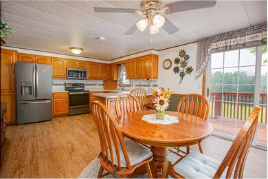 159 East St, Potosi, WI 53820 - photo 4