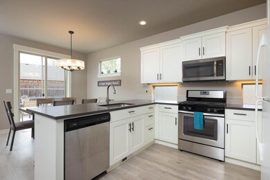 3006 SW Black Butte Ln (6 of 19)