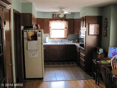 467 Virginia St, Strasburg, VA 22657 - photo 2