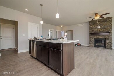 9812 Marnewood Dr, Johnston, IA 50131 - photo 7