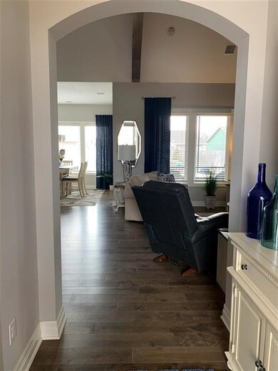 732 N Thornton Ct, Wichita, KS 67235 - photo 4