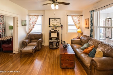 202 Manila St, Jefferson City, MO 65109 - photo 5