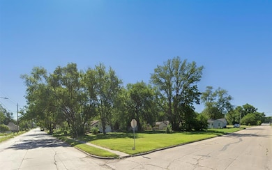 2551 Maury St, Pleasant Hill, IA 50317 - photo 2