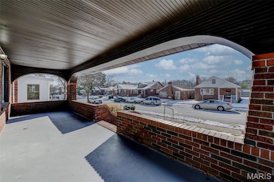 8373 Elmore Ave, Saint Louis, MO 63132 - photo 2